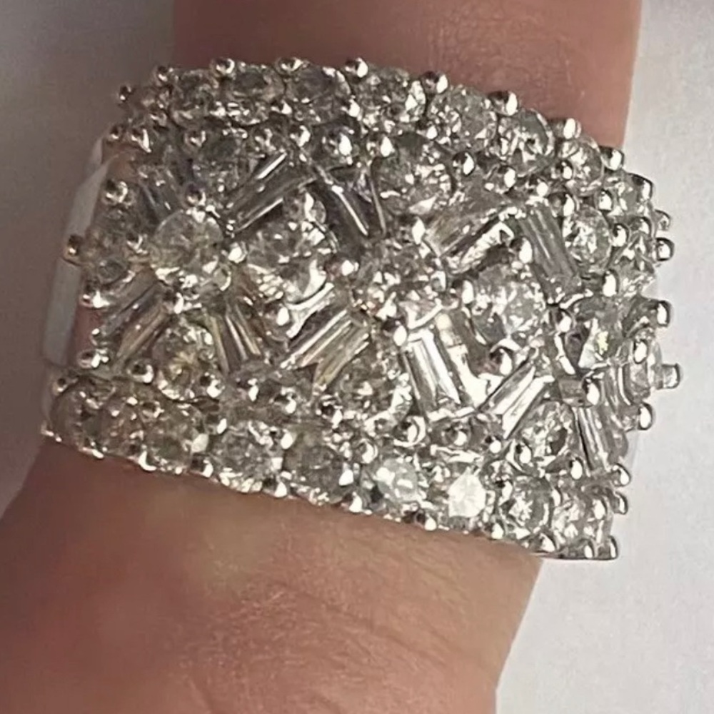 2ct 14K WG Diamond Baguette and Round Ring *Price Firm